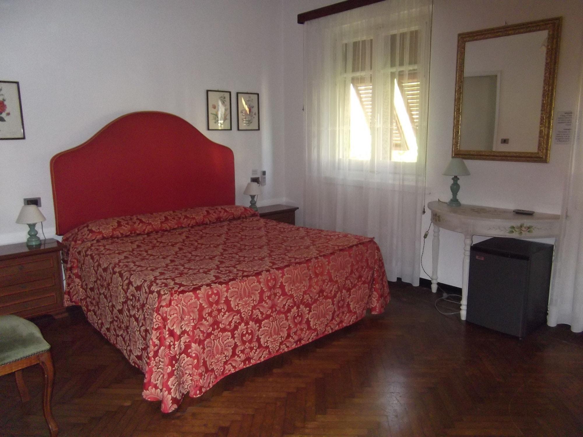 Hotel La Vela-Castello Il Rifugio ซานตา มาร์เกอริตา ลีกูเร ภายนอก รูปภาพ
