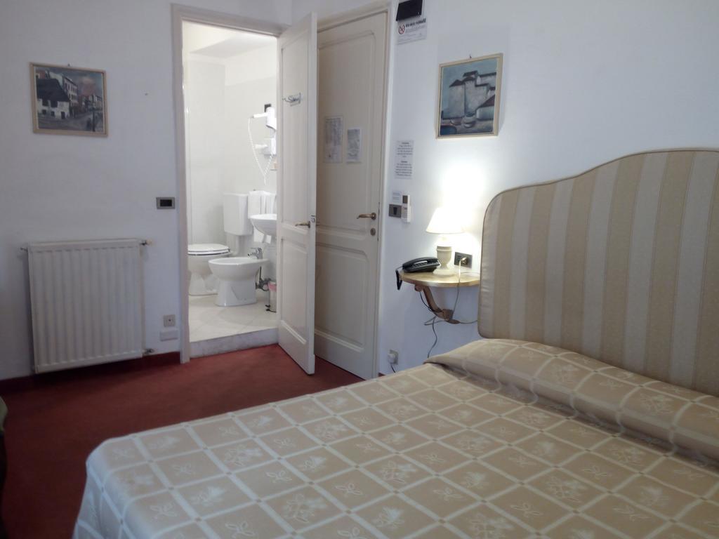 Hotel La Vela-Castello Il Rifugio ซานตา มาร์เกอริตา ลีกูเร ภายนอก รูปภาพ