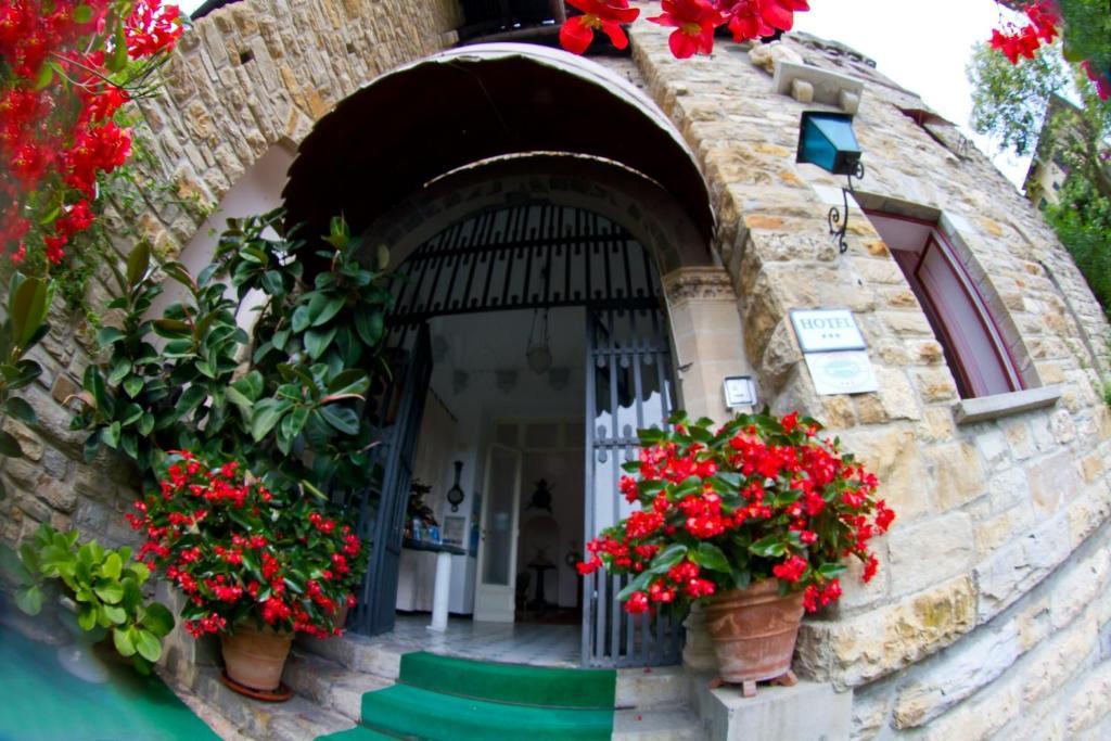 Hotel La Vela-Castello Il Rifugio ซานตา มาร์เกอริตา ลีกูเร ภายนอก รูปภาพ
